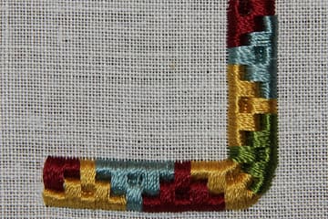 Embroidery Tutorial - Turning a Corner