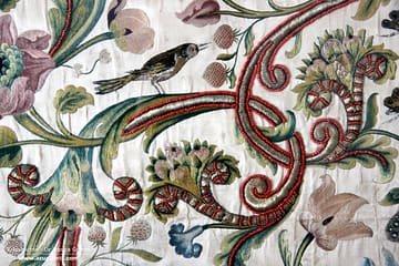 Stadtmuseum Klausen - detail silk embroidered antependium with flowers and birds
