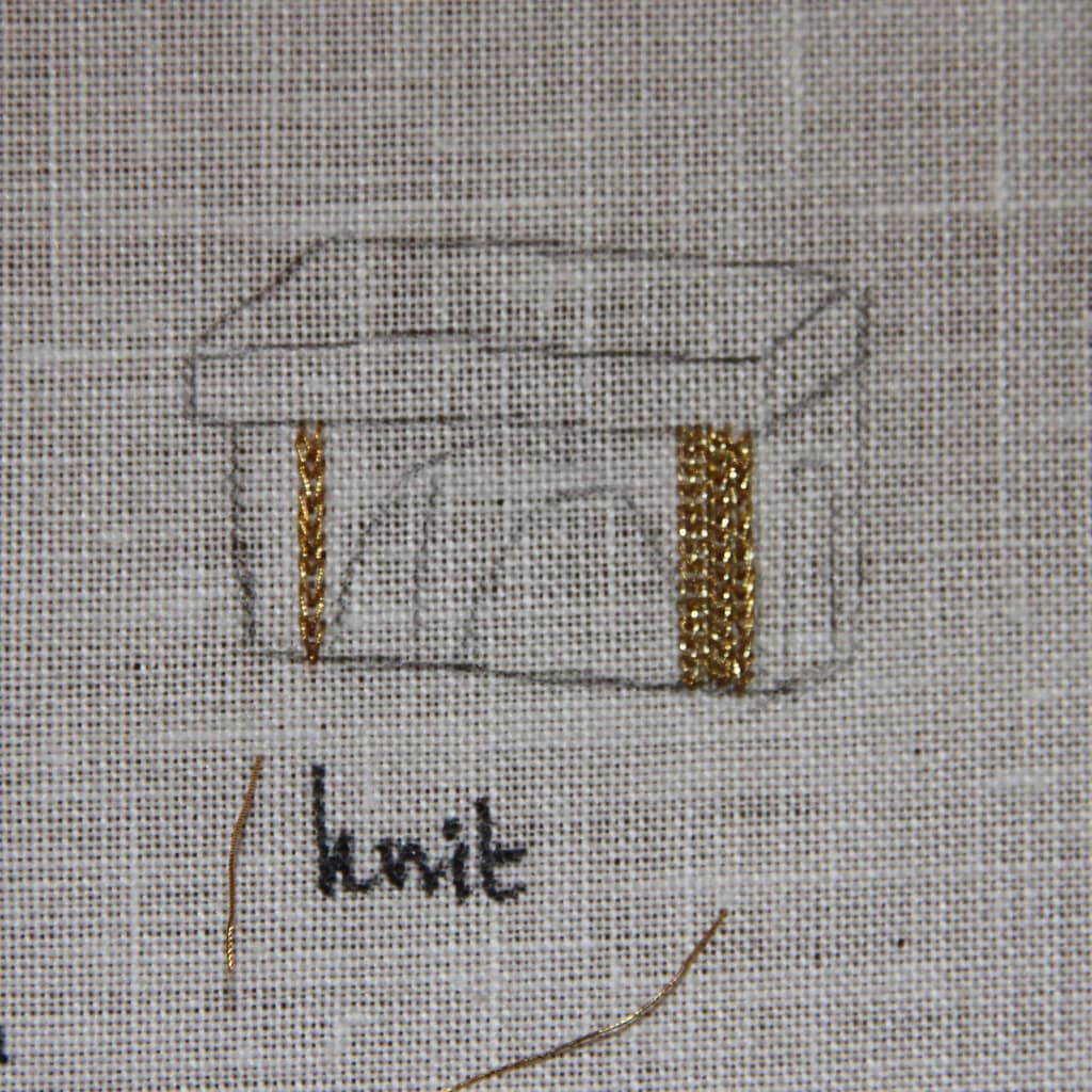 Sainte Chapelle - knit stitch sample on linen