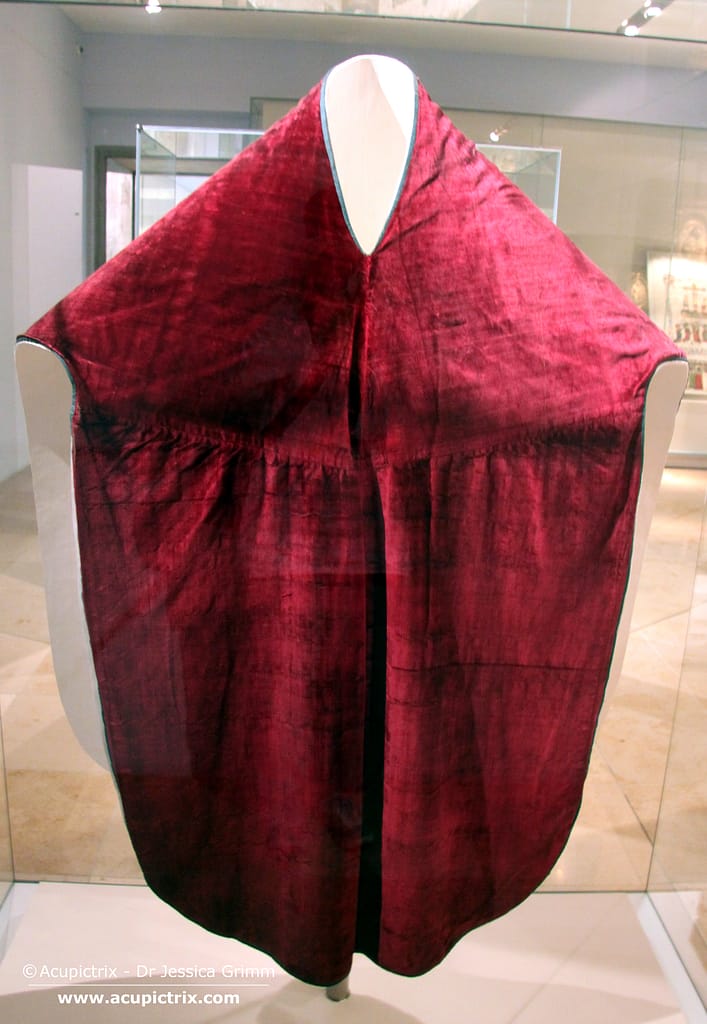 Embroidered vestments - Red chasuble (front), KG 1332.